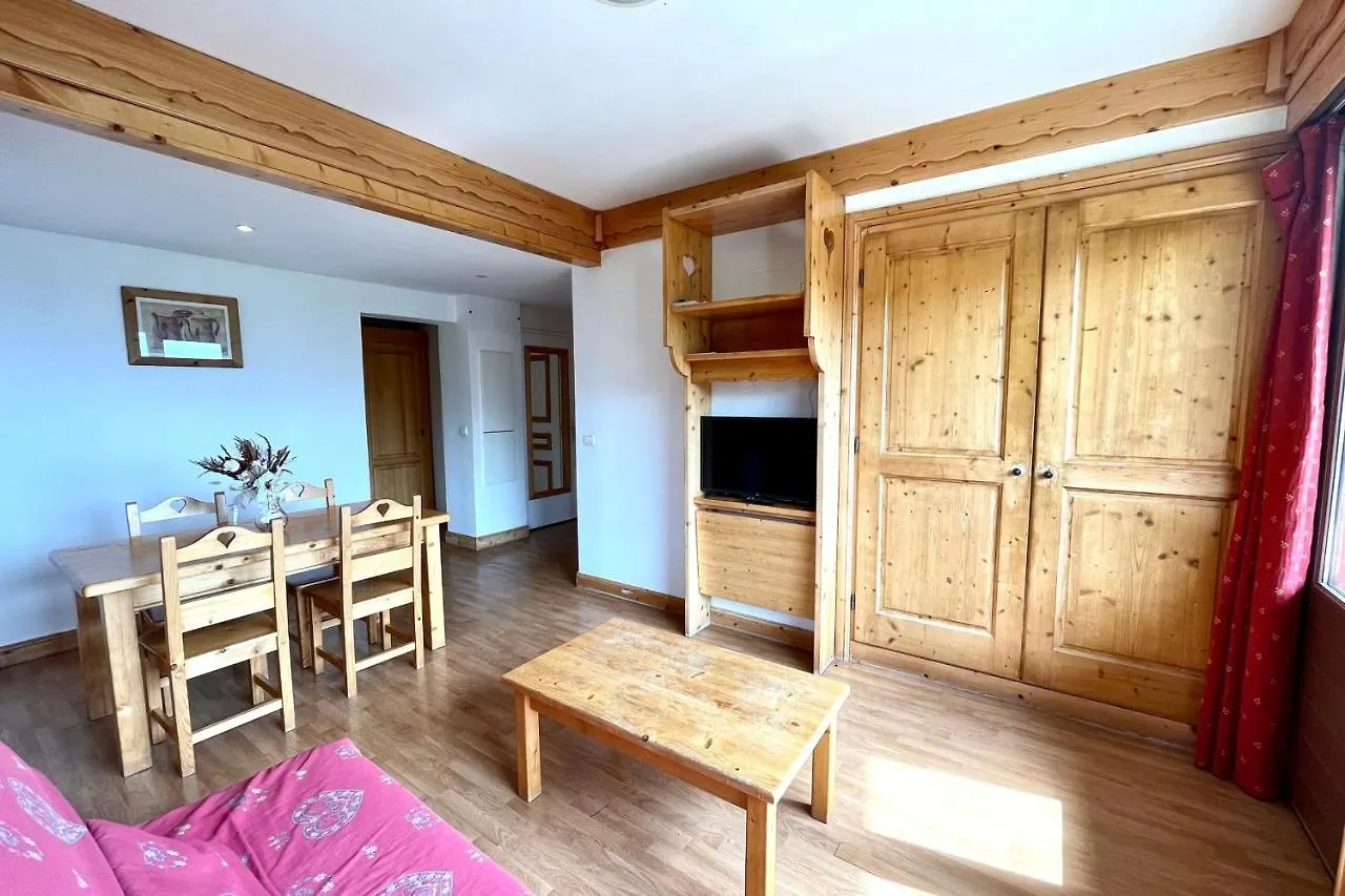 Bright 50 M Cocoon With Balcony In Combloux Apartment